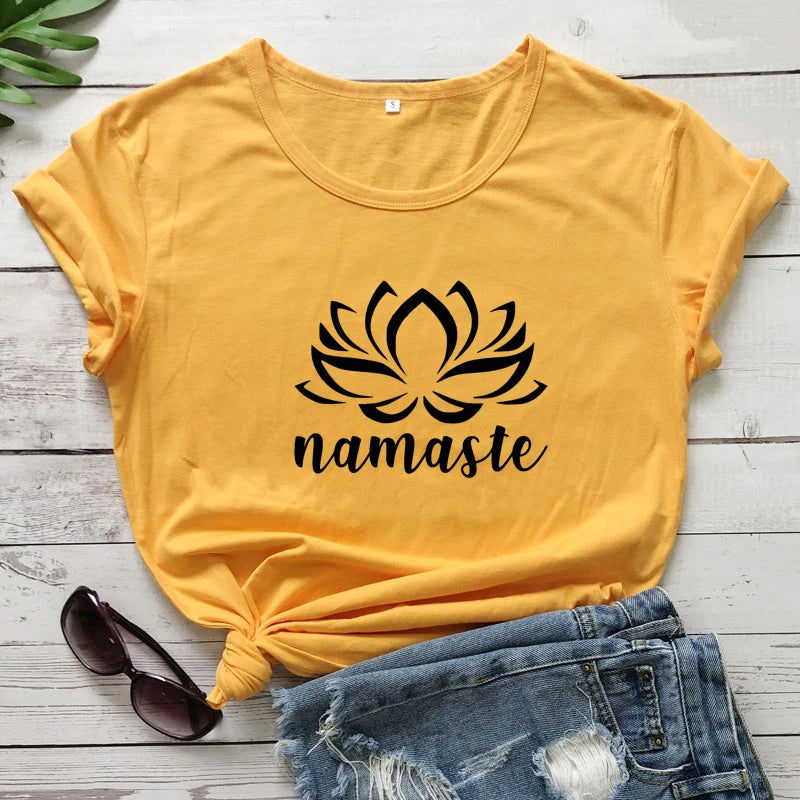 Camiseta Feminina Namaste Lotus Flower - Camiseta Gráfica Vegana e Estética para Yoga